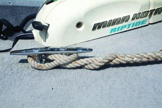 An eye splice can make attaching a bow line easy during a launch.