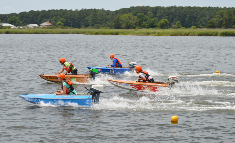 Both men and women compete in the mixed classes.