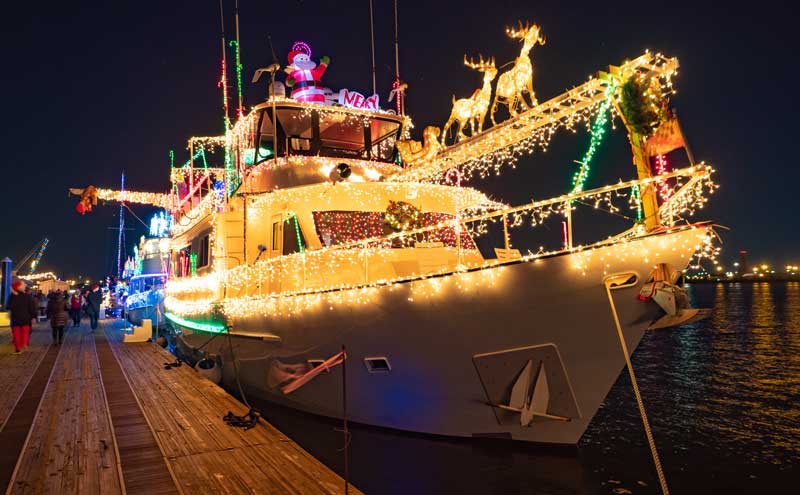 chesapeake bay lighted boat parades