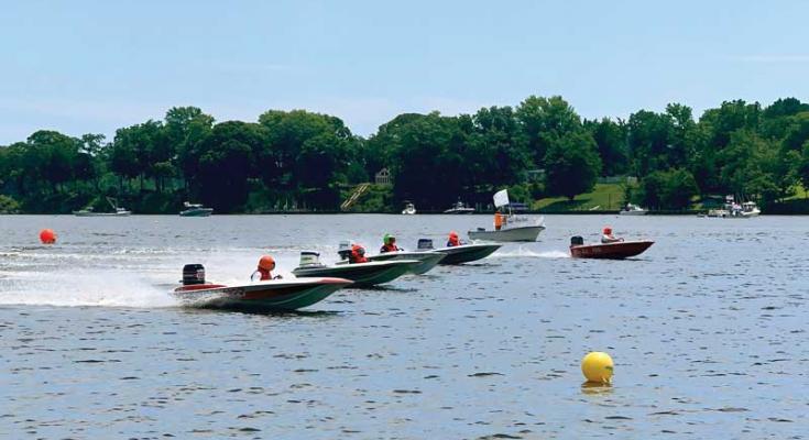 vintage race boat