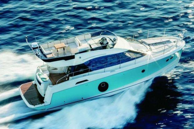 Photo courtesy of Annapolis Yacht Sales Photo courtesy of Annapolis Yacht Sales