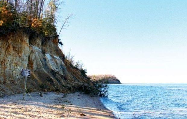 Fossil hunting is permitted on the beach, but climbing upon and walking beneath the cliffs is prohibited.