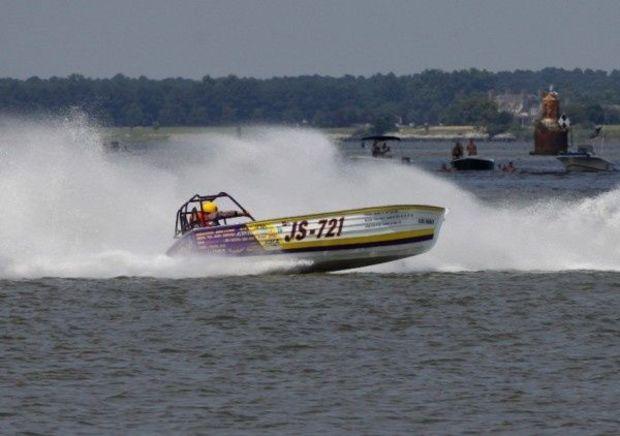 Turn One action on Hambrooks Bay at the Cambridge Classic Powerboat Regatta. Photo by Gary Reich Turn One action on Hambrooks Bay at the Cambridge Classic Powerboat Regatta. Photo by Gary Reich