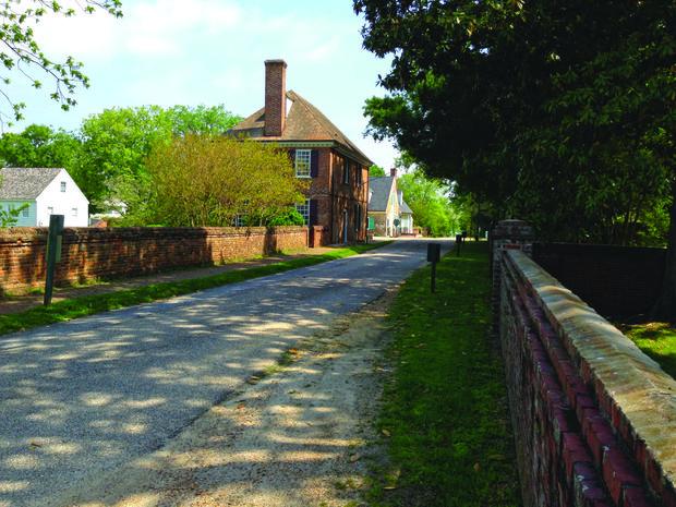 Yorktown Customs House. Photos by Tom Hale