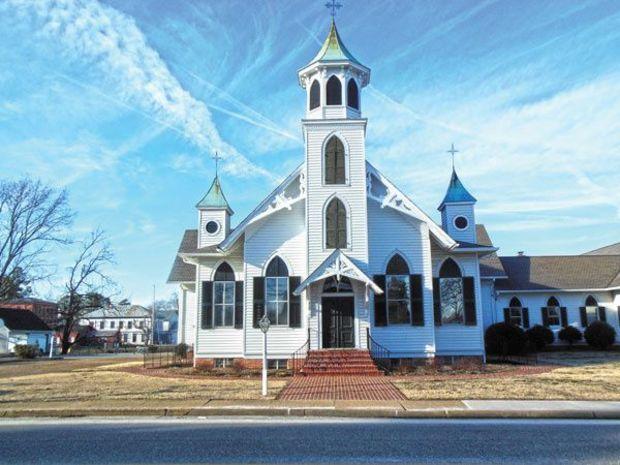 The original colonial courthouse repurposed as a Baptist Church in 1852.