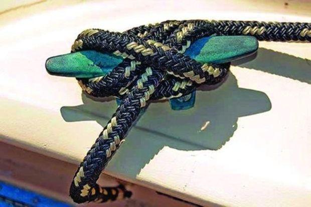 Cleat hitch. Photo courtesy of Boat U.S.